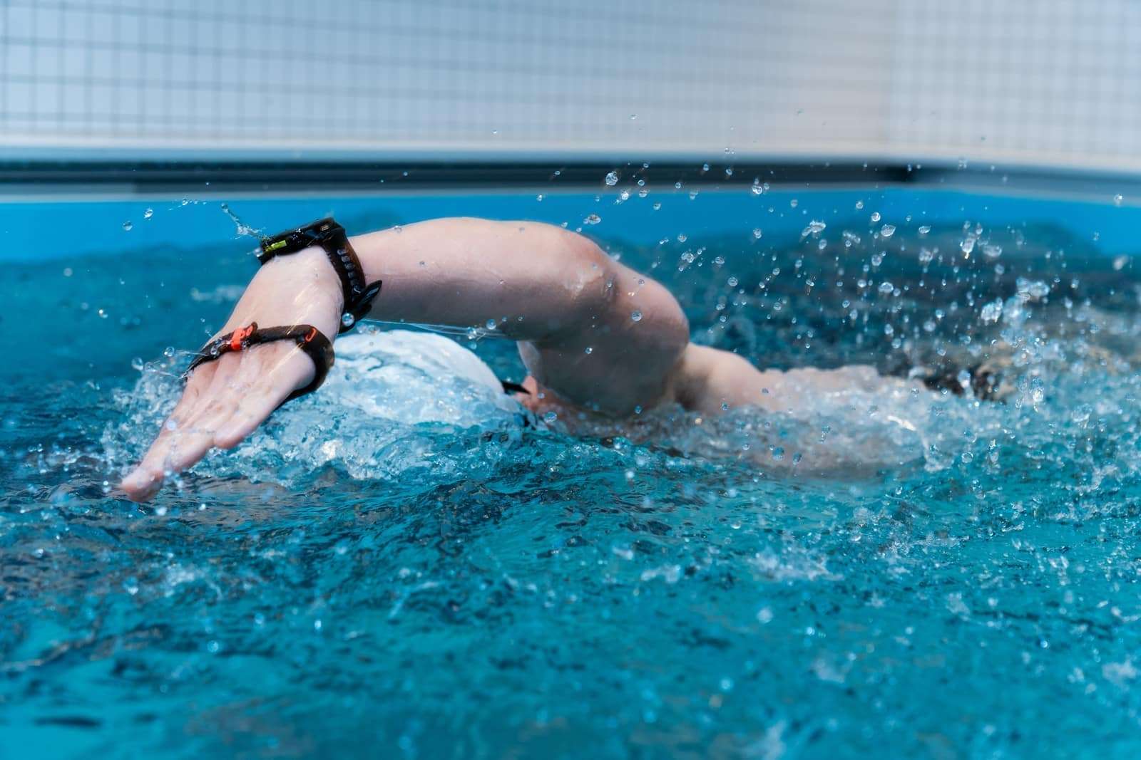 Plaukimo greičio tobulinimas